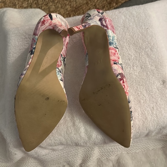 Womens size 9 heels - Picture 5 of 6